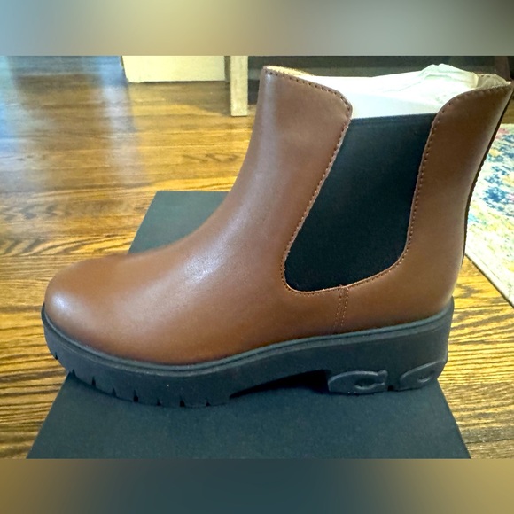 New in Box, Coach Reid Leather Bootie, Walnut, Size 9. - Picture 1 of 7